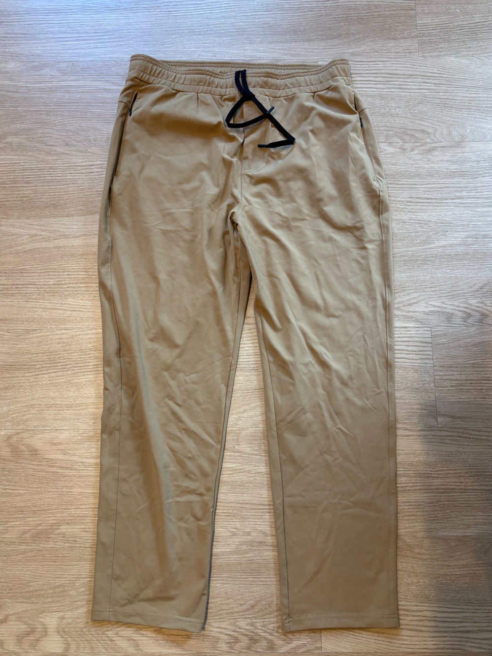 Public Rec Men’s Sz 36x30(Measures 28 length)All Day Every Day Khaki Joggers